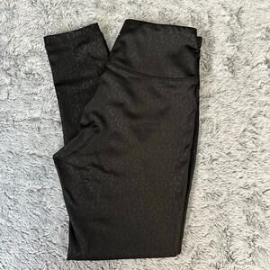 A Core Black on Black Leopard Print Workout Leggings Size Medium Stretch Gym